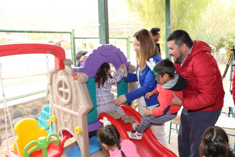 NIÑOS DE MONTE PATRIA REFUERZAN APTITUDES ARTÍSTICAS Y CULTURALES LIGADAS A SU COMUNA