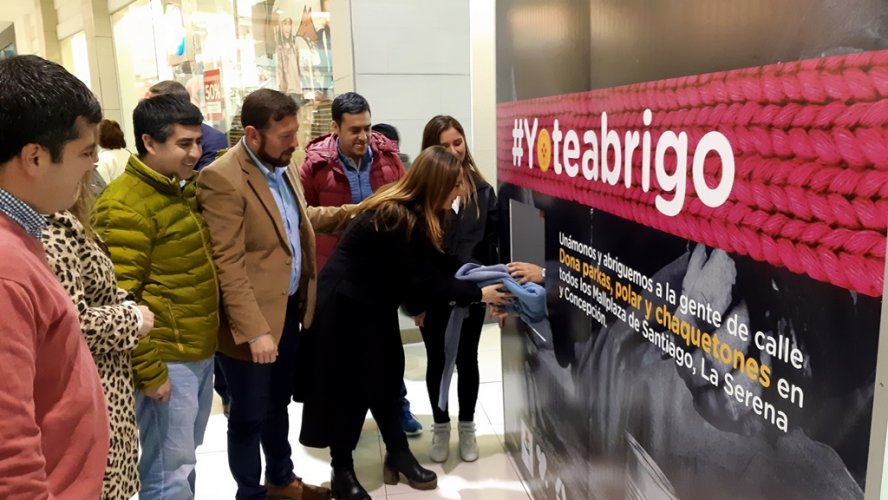 INICIATIVA PÚBLICO-PRIVADA BUSCA REUNIR MÁS DE 1500 PRENDAS DE VESTIR PARA PERSONAS EN SITUACIÓN DE CALLE