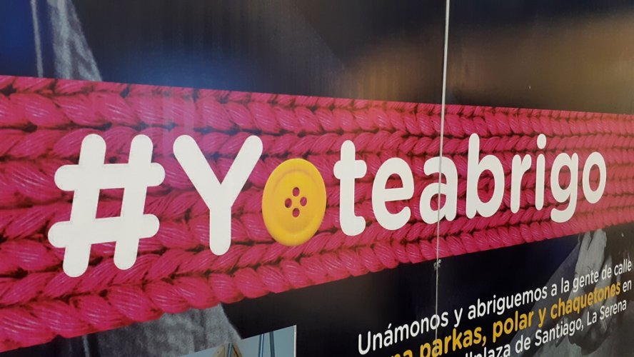 INICIATIVA PÚBLICO-PRIVADA BUSCA REUNIR MÁS DE 1500 PRENDAS DE VESTIR PARA PERSONAS EN SITUACIÓN DE CALLE