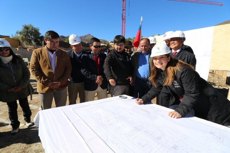 MÁS DE 5 MIL HABITANTES DE RÍO HURTADO RECIBIRÁN UNA MEJOR ATENCIÓN EN NUEVO CESFAM DE PICHASCA