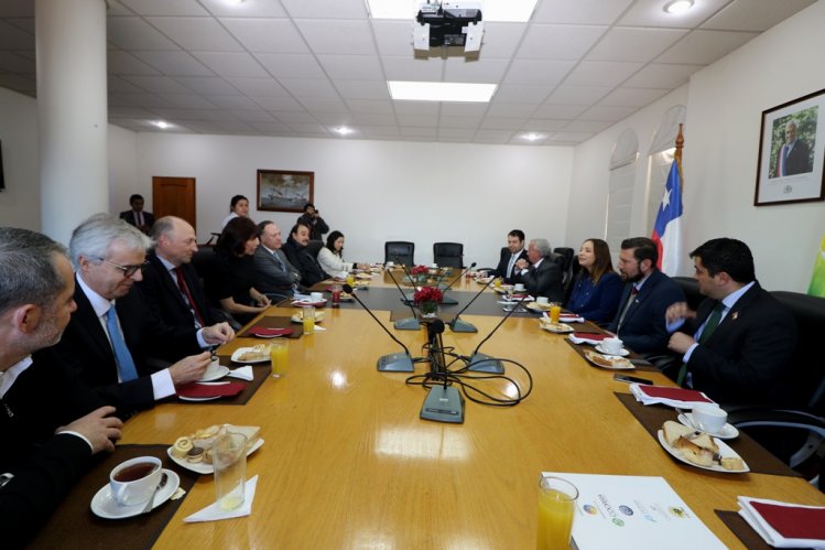 INTENDENTA LUCÍA PINTO IMPULSA ALIANZA PÚBLICO-PRIVADA CON EMPRESAS COOPERATIVAS