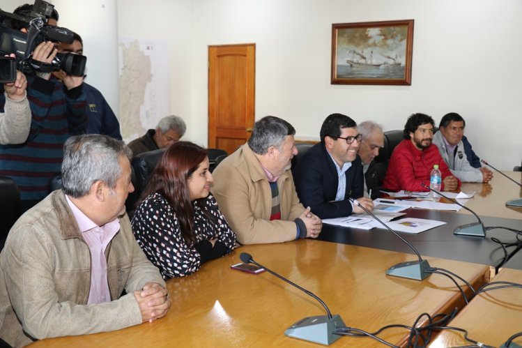 GOBIERNO ANALIZA HERRAMIENTAS PARA APOYAR A PRODUCTORES DE UVA DE MESA DE ELQUI Y LIMARÍ