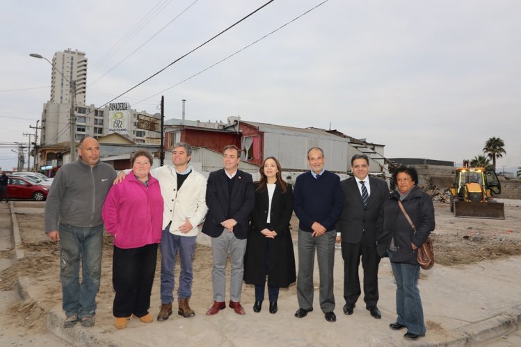 DEMOLICIÓN DE EDIFICACIONES DAÑADAS AGILIZA TRABAJOS DE RECONSTRUCCIÓN EN SECTOR BAQUEDANO DE COQUIMBO