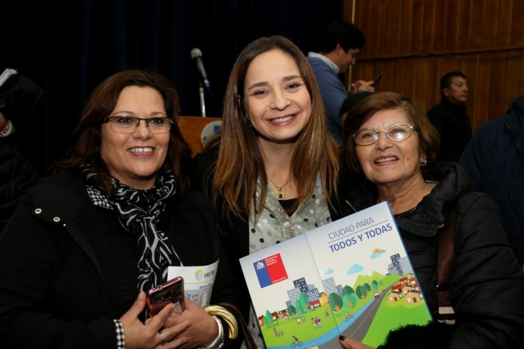 FAMILIAS DE LA SERENA Y COQUIMBO RECIBEN SUBSIDIOS PARA ADQUIRIR SU CASA PROPIA