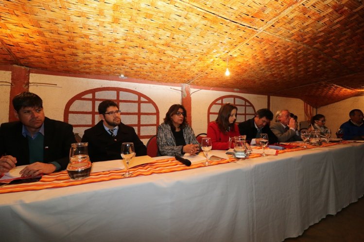 GOBIERNO ACOGE LAS PRINCIPALES INQUIETUDES DE VECINOS DE ANDACOLLO EN DIÁLOGO CIUDADANO