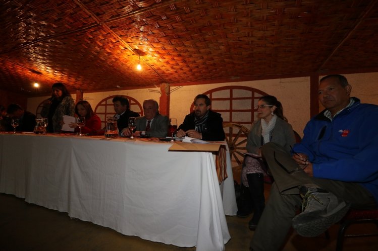 GOBIERNO ACOGE LAS PRINCIPALES INQUIETUDES DE VECINOS DE ANDACOLLO EN DIÁLOGO CIUDADANO