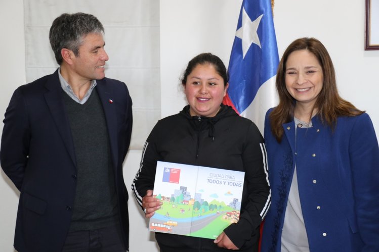 CONSTITUYEN MESA REGIONAL POR LA INFANCIA PARA BENEFICIAR A MENORES DE EDAD DEL SENAME