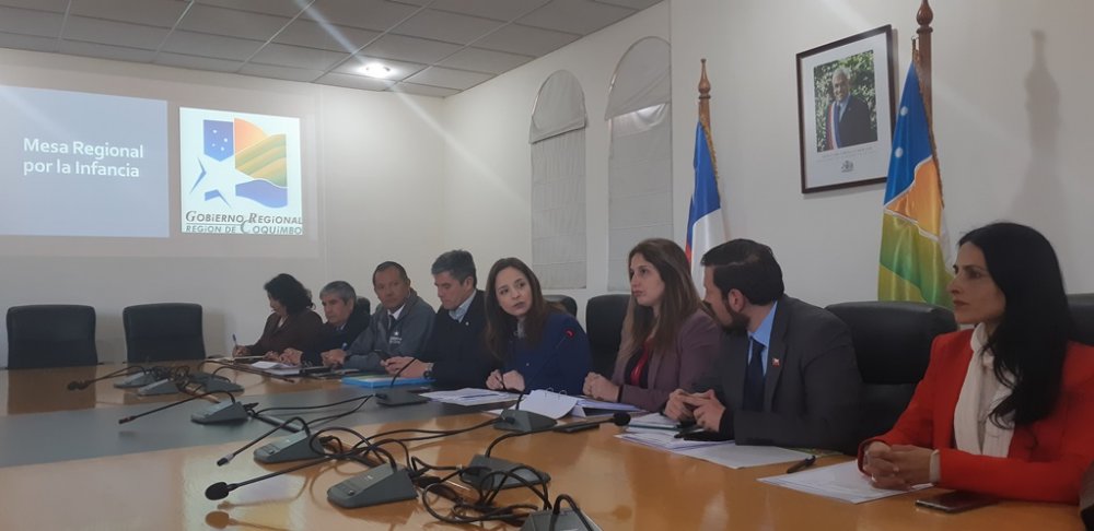 CONSTITUYEN MESA REGIONAL POR LA INFANCIA PARA BENEFICIAR A MENORES DE EDAD DEL SENAME
