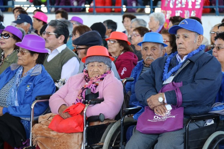 ADULTOS MAYORES DE OVALLE ENTREGAN SUS SECRETOS PARA 