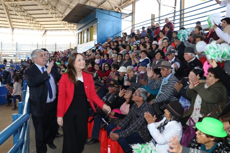ADULTOS MAYORES DE OVALLE ENTREGAN SUS SECRETOS PARA 