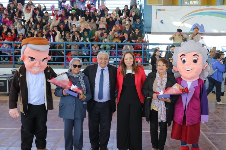 ADULTOS MAYORES DE OVALLE ENTREGAN SUS SECRETOS PARA 