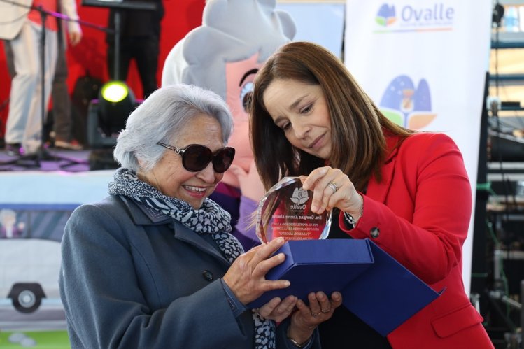 ADULTOS MAYORES DE OVALLE ENTREGAN SUS SECRETOS PARA 