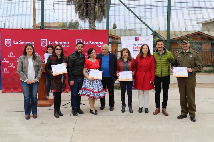 MUNICIPIO Y GOBIERNO INAUGURAN REMODELADA PLAZA DE LA JUVENTUD