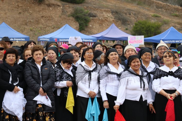 CERCA DE 500 ADULTOS MAYORES Y MUJERES DISFRUTARON DE FIESTA COSTUMBRISTA EN CENDYR