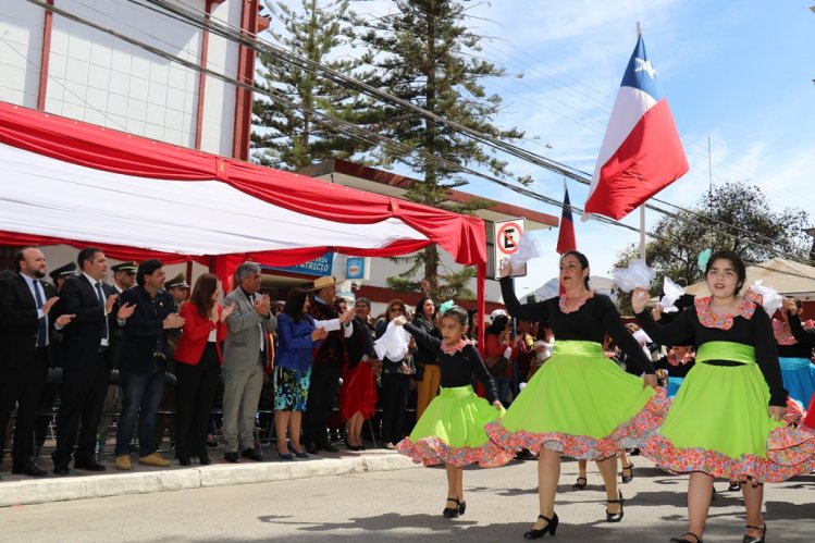 VICUÑA CELEBRA NUEVO ANIVERSARIO PATRIO CON TRADICIONAL DESFILE