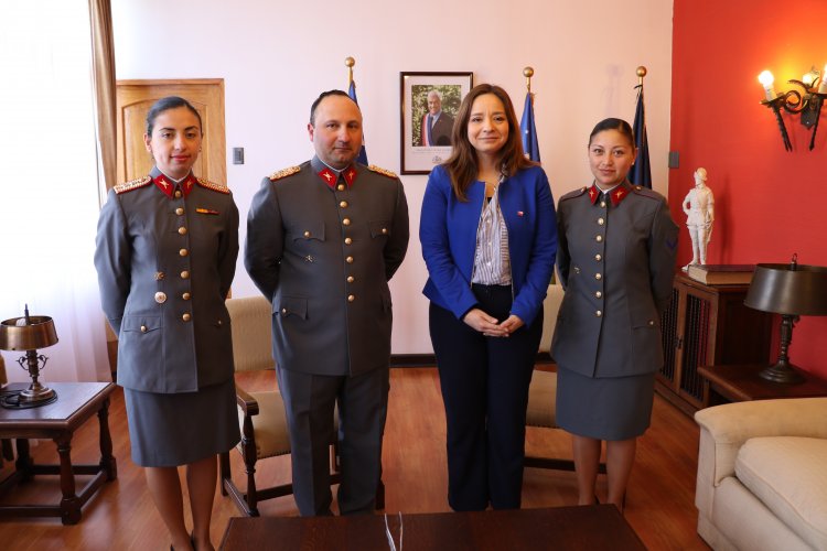 AUTORIDADES REGIONALES SALUDAN A INTENDENTA POR SU CUMPLEAÑOS