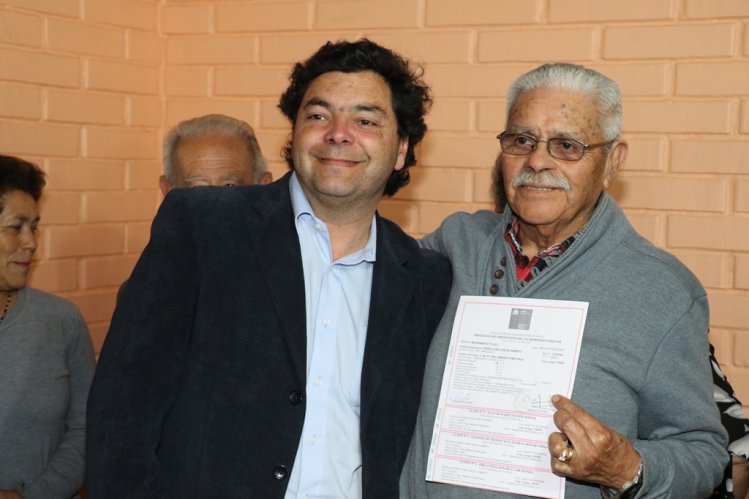 ADULTOS MAYORES DE LA SERENA RECIBEN SUBSIDIOS PARA MEJORAR SUS VIVIENDAS