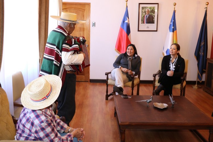 INTENDENTA LUCÍA PINTO RECIBE A GANADORES DE IMPORTANTE CONCURSO DE TALENTOS DE LA SERENA