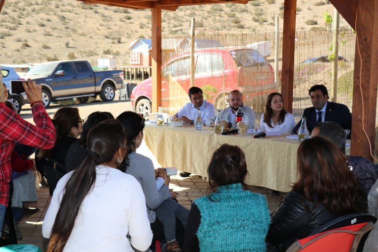 GOBIERNO SE DESPLIEGA POR LA RURALIDAD DE LA SERENA PARA TRABAJAR JUNTO A LA COMUNIDAD