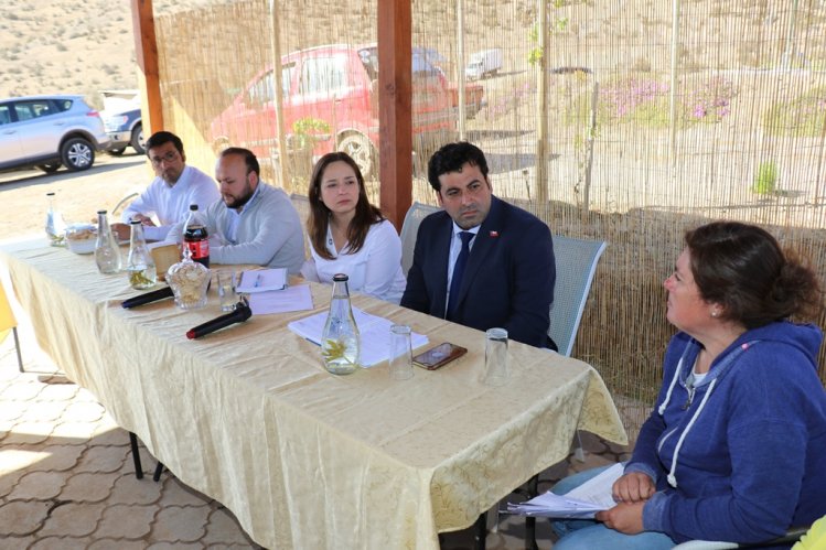 GOBIERNO SE DESPLIEGA POR LA RURALIDAD DE LA SERENA PARA TRABAJAR JUNTO A LA COMUNIDAD