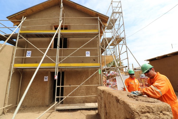 VECINOS Y AUTORIDADES VISITAN OBRAS DE RECUPERACIÓN DE LA CASA DE GABRIELA MISTRAL EN LAS COMPAÑÍAS