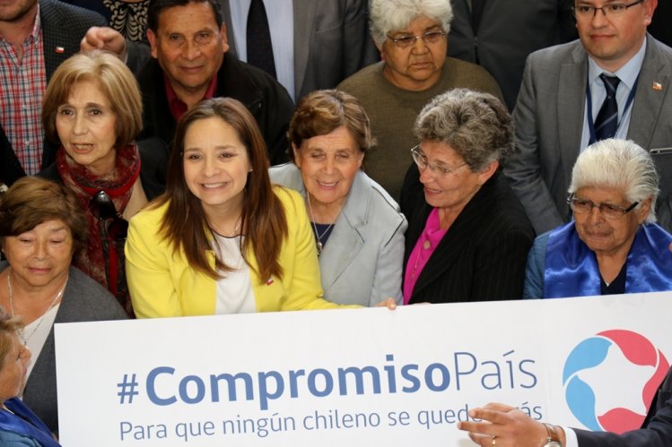 GOBIERNO DA A CONOCER ESTRATEGIA “COMPROMISO PAÍS” PARA SUPERAR LA POBREZA