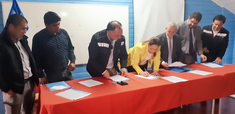 GOBIERNO DESTACA VOLUNTAD Y DIÁLOGO TRAS FIRMA DE ACUERDO DE VECINOS DE SALAMANCA CON EMPRESA MINERA