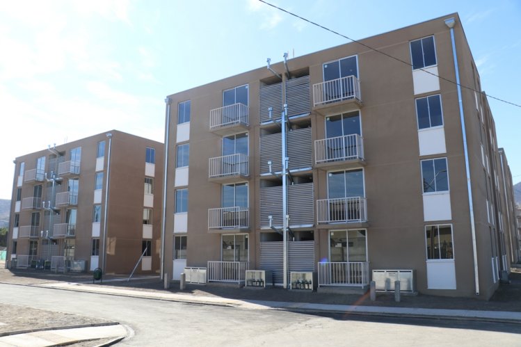 MÁS DE 200 FAMILIAS DE OVALLE RECIBEN LAS LLAVES DE SUS NUEVAS VIVIENDAS