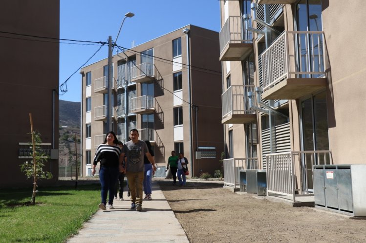 MÁS DE 200 FAMILIAS DE OVALLE RECIBEN LAS LLAVES DE SUS NUEVAS VIVIENDAS