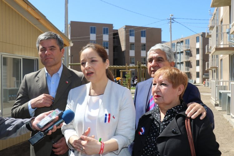 MÁS DE 200 FAMILIAS DE OVALLE RECIBEN LAS LLAVES DE SUS NUEVAS VIVIENDAS