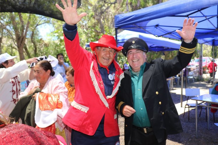MÁS DE 150 ADULTOS MAYORES CERRARON SU MES DE CELEBRACIONES CON ALMUERZO Y FIESTA EN LA HIGUERA