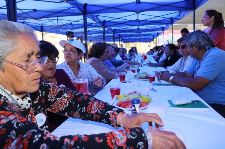 MÁS DE 150 ADULTOS MAYORES CERRARON SU MES DE CELEBRACIONES CON ALMUERZO Y FIESTA EN LA HIGUERA