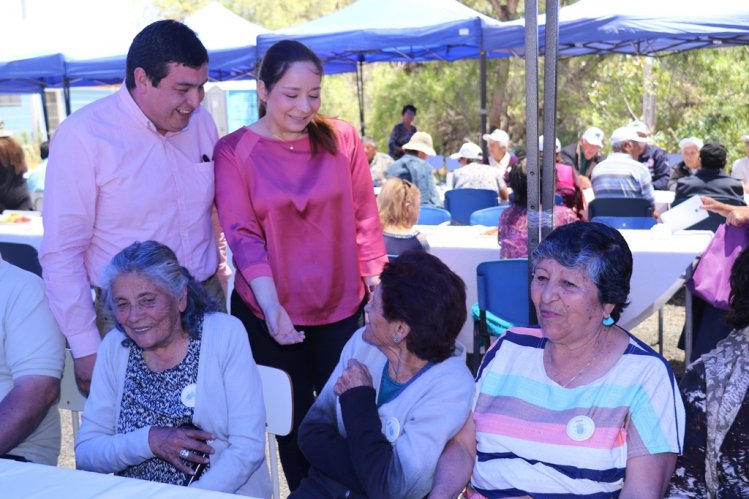 MÁS DE 150 ADULTOS MAYORES CERRARON SU MES DE CELEBRACIONES CON ALMUERZO Y FIESTA EN LA HIGUERA