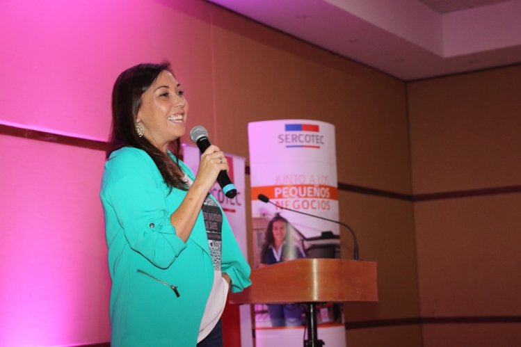 SEMINARIO DE EMPRENDIMIENTO MOTIVÓ A MÁS DE 360 MUJERES EN LA REGIÓN DE COQUIMBO