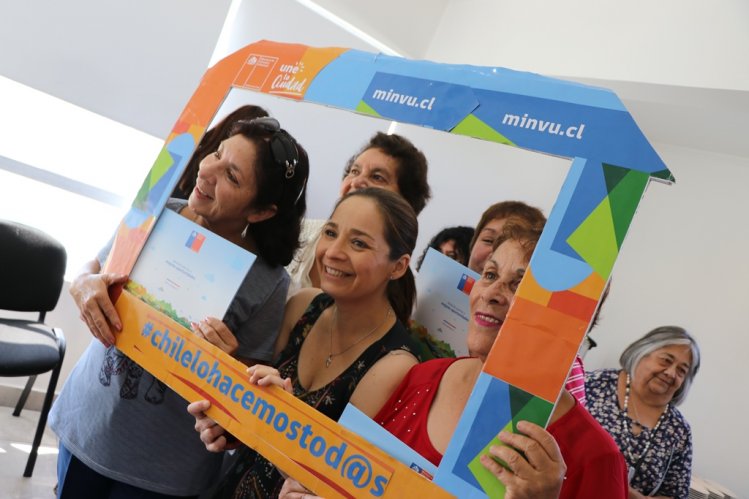 FAMILIAS DE COQUIMBO RECIBIERON APOYO DEL GOBIERNO PARA MEJORAR SUS VIVIENDAS AFECTADAS POR PLAGA DE POLILLAS