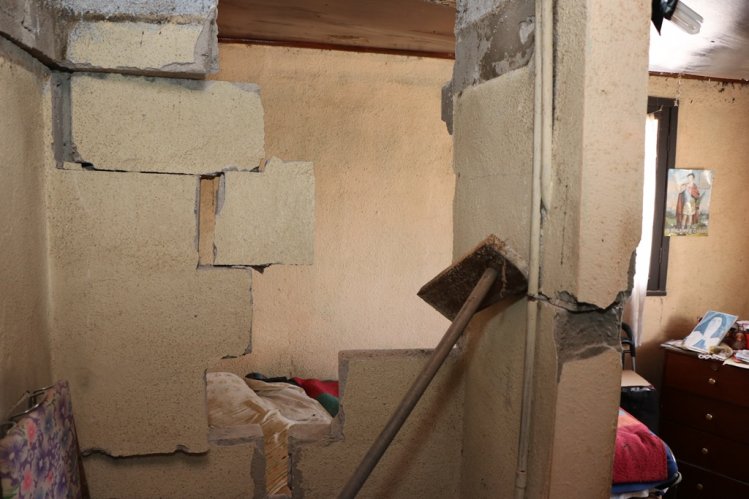 GOBIERNO EVALÚA EN TERRENO EL DAÑO EN VIVIENDAS DE LA POBLACIÓN OSCAR PRAGUER DE LA SERENA TRAS SISMO