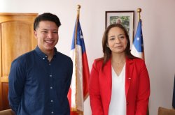 INTENDENTA PINTO DESTACA LOGROS DE JOVEN ESTUDIANTE EXTRANJERO