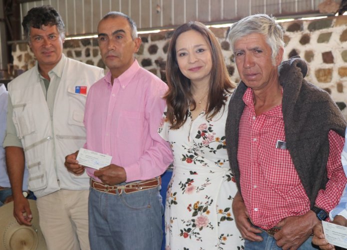 EN COMBARBALÁ CONTINÚA ENTREGA DE CAPITAL DE TRABAJO PARA LA REACTIVACIÓN AGROPECUARIA
