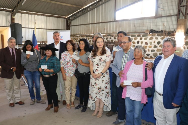 EN COMBARBALÁ CONTINÚA ENTREGA DE CAPITAL DE TRABAJO PARA LA REACTIVACIÓN AGROPECUARIA
