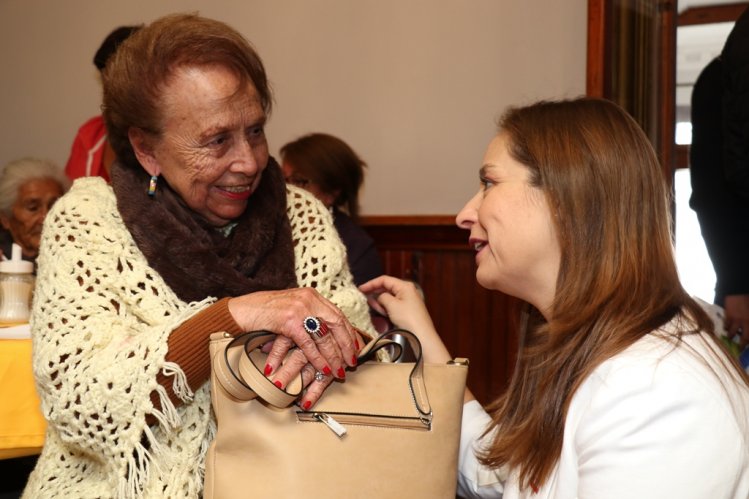 40 ADULTOS MAYORES DE LA COMUNA DE COQUIMBO CELEBRAN SU BIENVENIDA AL PROGRAMA VÍNCULOS JUNTO A AUTORIDADES