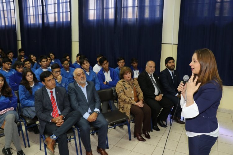 GOBIERNO IMPULSA NUEVA ESTRATEGIA PARA COMBATIR EL CONSUMO DE DROGAS ENTRE LA POBLACIÓN ESCOLAR