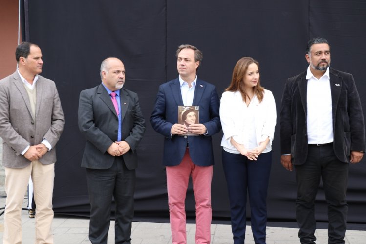 GOBIERNO CONMEMORA EL NATALICIO 130° DE GABRIELA MISTRAL