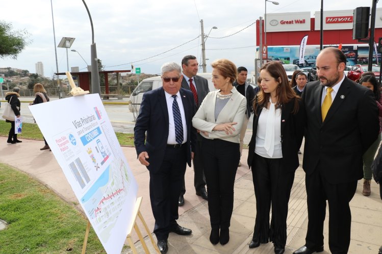 AUTORIDADES INAUGURAN VÍA EXCLUSIVA PARA LOCOMOCIÓN COLECTIVA EN EL CENTRO DE COQUIMBO