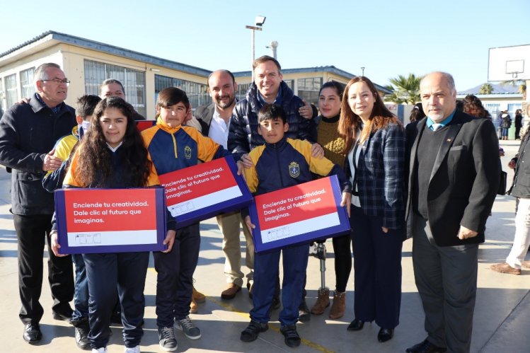 EN COQUIMBO PARTIÓ ENTREGA DE COMPUTADORES A TRAVÉS DE LOS PROGRAMAS ME CONECTO PARA APRENDER Y YO ELIJO MI PC