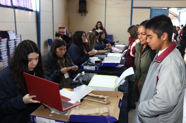 EN COQUIMBO PARTIÓ ENTREGA DE COMPUTADORES A TRAVÉS DE LOS PROGRAMAS ME CONECTO PARA APRENDER Y YO ELIJO MI PC