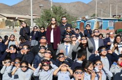 GOBIERNO Y MINERA LOS PELAMBRES DISTRIBUIRÁN 230 MIL LENTES PARA EL ECLIPSE ENTRE ESTUDIANTES DE LA REGIÓN