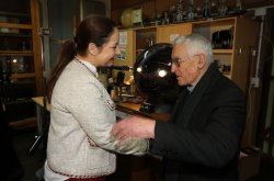 ESTUDIANTES DE COQUIMBO Y LA SERENA RECIBEN LENTES PARA VER EL ECLIPSE DE FORMA SEGURA