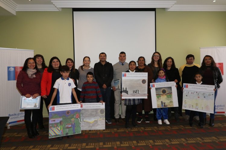 NIÑOS IMAGINARON EL ECLIPSE TOTAL DE SOL A TRAVÉS DEL DIBUJO Y LA PINTURA