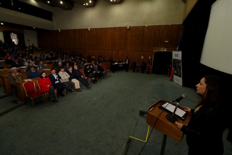 CAMPESINOS DE LA SERENA RECIBEN RECURSOS PARA MITIGAR LAS ADVERSIDADES CLIMÁTICAS