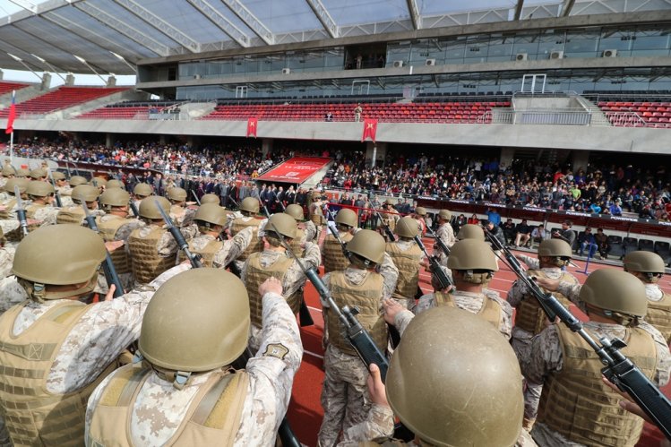 REGIMIENTO COQUIMBO TOMA JURAMENTO A LA BANDERA A 246 SOLDADOS EN EL ESTADIO LA PORTADA